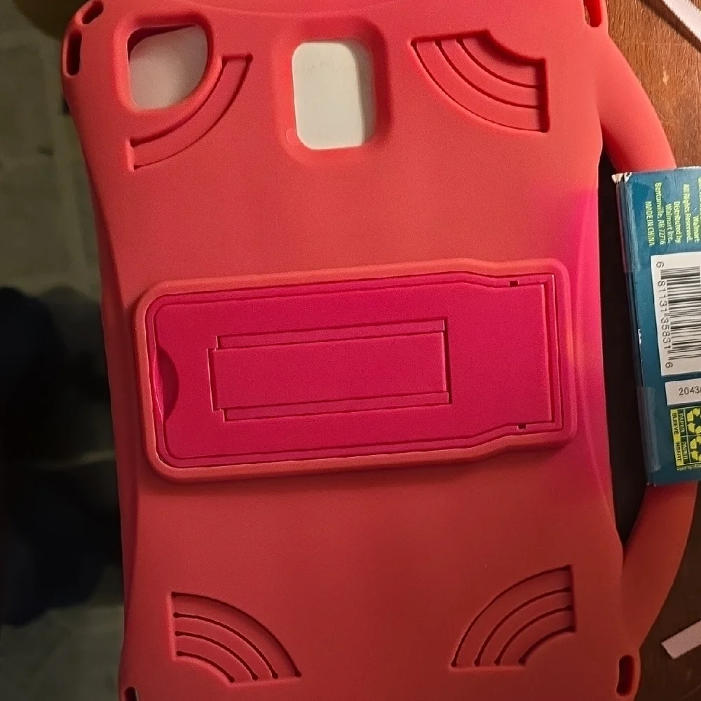 On Running Coral and Black Tablet Bumper Case